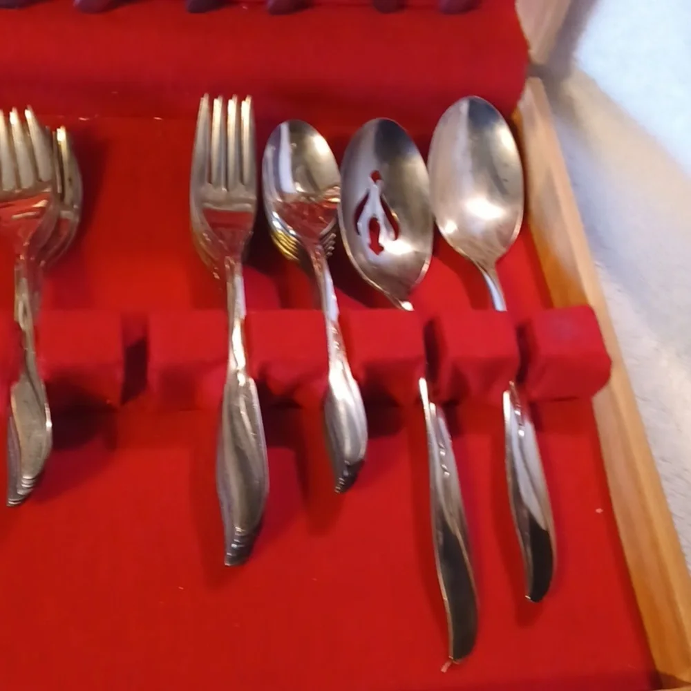 Flatware Meriden 1950's silverplated flatware set  Sea Wings Pattern